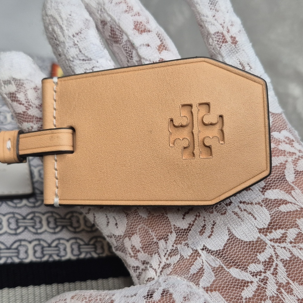 Tory Burch VACATION Patterned Tote Bag - Picture 8 of 17